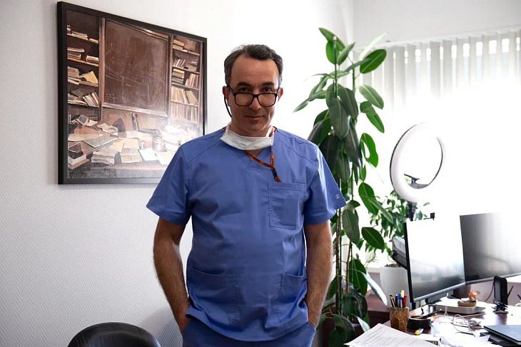 В Онкоцентре Блохина выполнили первую в России роботассистированную симультанную операцию по поводу опухолей прямой кишки и предстательной железы